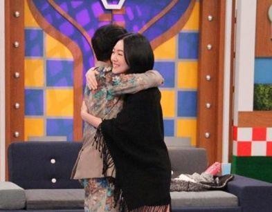 当女星再见前任：陈乔恩现窘态，杨颖装看不见，而她却哭了！