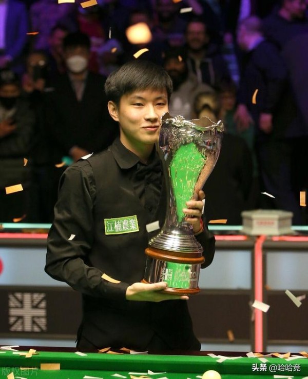 赵心童10比5问鼎英锦赛，丁俊晖之后亚洲第2人，世界排名飚至第9