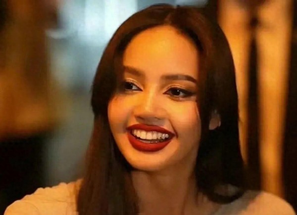Lisa疯马秀之后太吓人了！现在的女星，怎样越来越“丑”了？