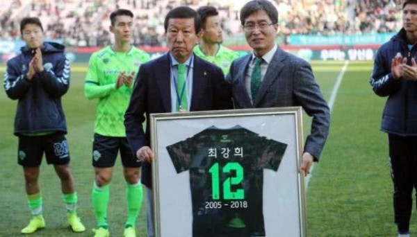 他带队取得的荣耀＝里皮＋斯科拉里带恒大！高尚人品更令人折服！