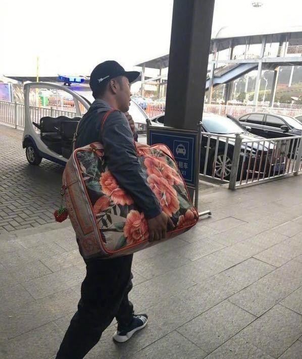 明星买包：李湘10万，李小璐80万，但在杜海涛面前都弱爆了