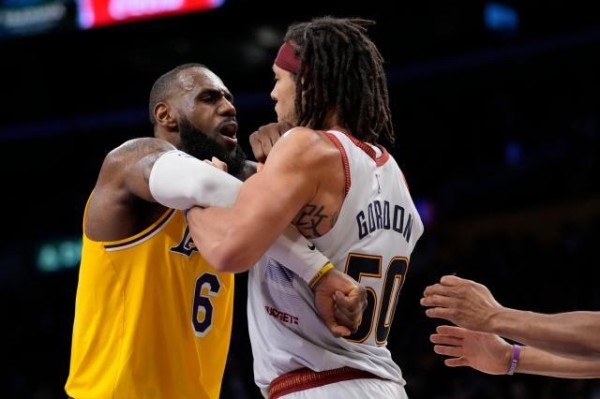 gets-shoving-match-denver-nuggets-819741896.jpg