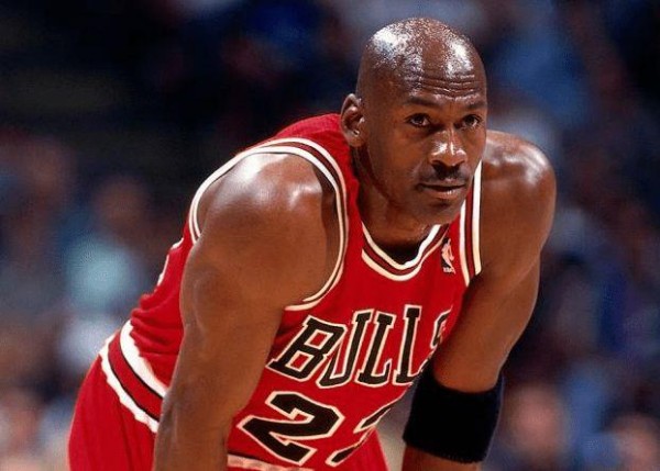 NBA巨星季后赛首秀表现，詹皇足够惊艳 榜首堪称非人类