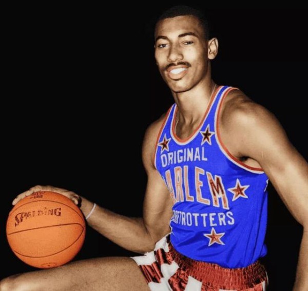 NBA巨星季后赛首秀表现，詹皇足够惊艳 榜首堪称非人类