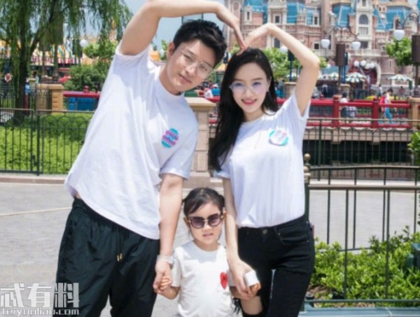 贾乃亮李小璐离婚了吗？贾乃亮被曝入住新宅，两人婚姻成谜