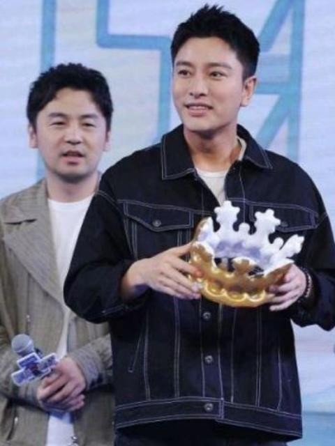 贾乃亮回应如今的婚姻状况，是大家期待的答案，网友：恭喜亮亮