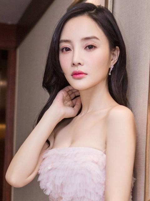 贾乃亮回应如今的婚姻状况，是大家期待的答案，网友：恭喜亮亮