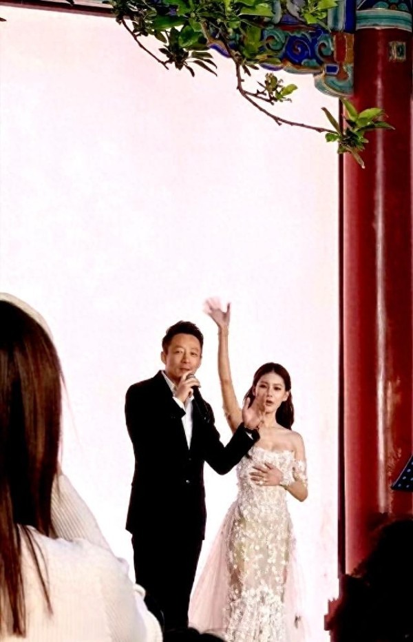 汪小菲与马筱梅：娱乐圈的情感风暴，谁在背后操控？