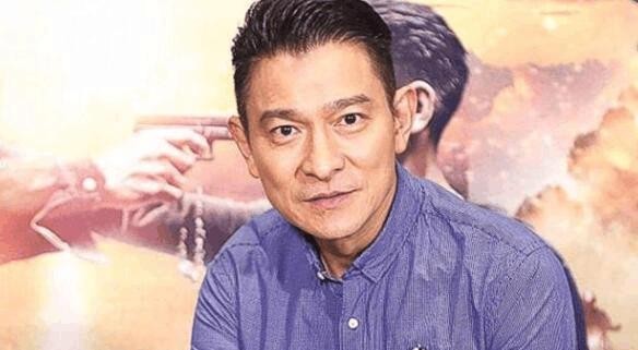 刘德华获荣誉博士 艺人第一个
