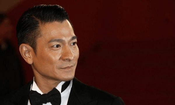刘德华获荣誉博士 艺人第一个