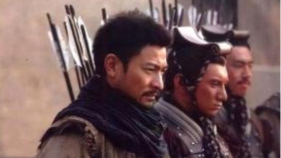 《墨攻》十万赵国强兵攻打四千老弱妇孺