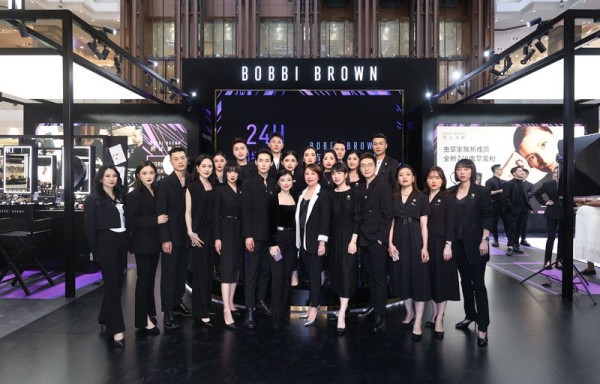 芭比波朗bobbi brown邀请不同国家的彩妆师同台演绎