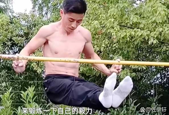 50岁卖鱼大叔身材管理如何？明星级身材秘诀是什么？-第1张图片