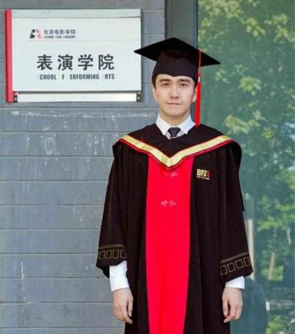 北电黑幕被曝光令人唏嘘！刘亦菲表现最差却第一，明星逃课成常态
