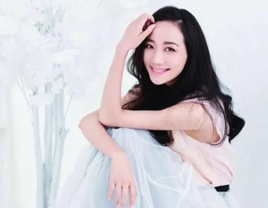 韩雪曝光娱乐圈黑幕，该名女星是典型的心机女，当面一套背后一套