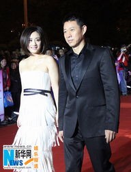 刘芸走红毯贴了70个暖宝宝