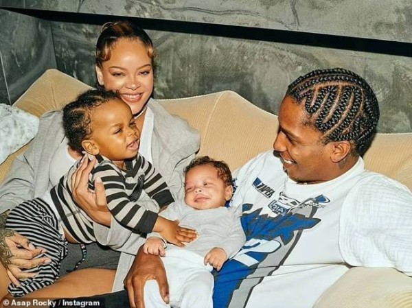 Rihanna官宣怀三胎 与男友五年生俩娃