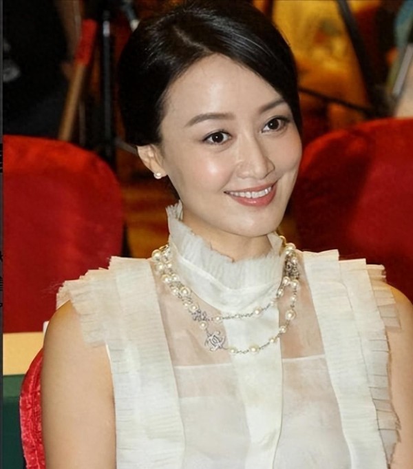 赵子琪：从央视主持到娱乐圈风云人物的传奇经历揭秘