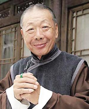 香港早期巨星，你还记得几个？他号称粤语流行歌曲的鼻祖！