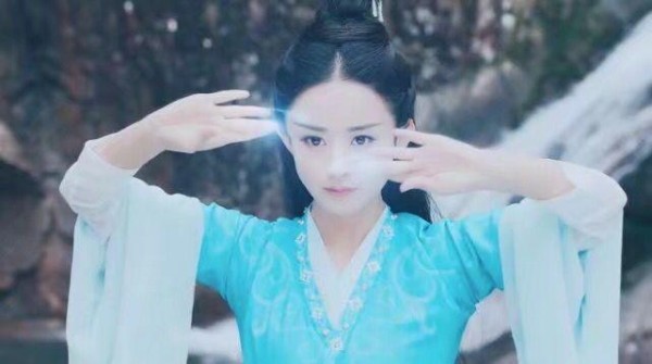 赵丽颖用8个字评价自己的演技！网友：你让杨颖情何以堪！