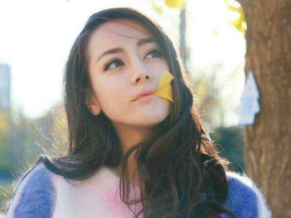 迪丽热巴杨紫等明星晒童年照，没想到陈学冬小时候是个小胖墩