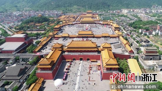 横店影视城明清宫苑（无人机拍摄）。 单冠定 供图