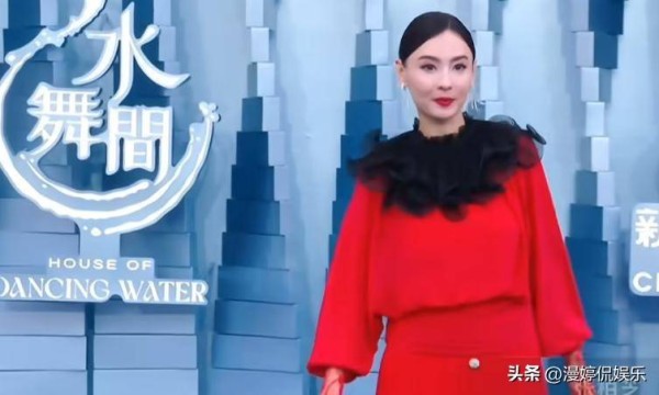 澳门晚宴大揭秘，刘嘉玲侧身让位，张柏芝意外上不了C位