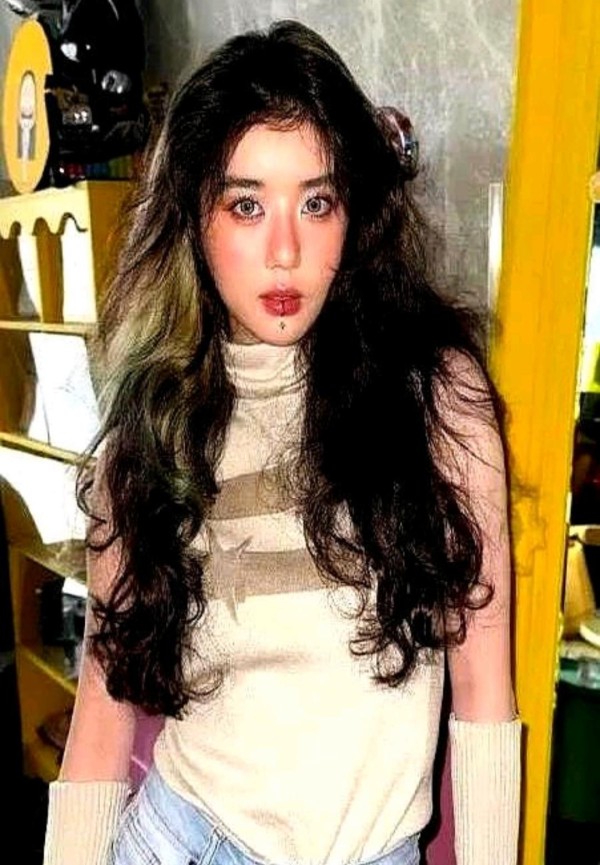 李凯馨的档期表在业内传开的时候，整个...@小美的动态