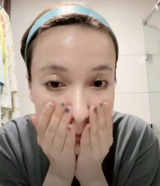 吴昕卸妆只用手，看清她眼线睫毛是怎么卸的，真怕戳眼睛里！
