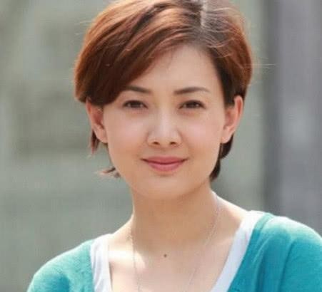 运动员出身的4位明星，郑恺上榜，她曾获得两个全国冠军！