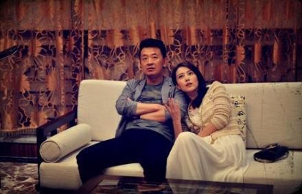 明星爆出丑闻后不耽误捞金,在这些劣迹艺人面前陈冠希才是真汉子
