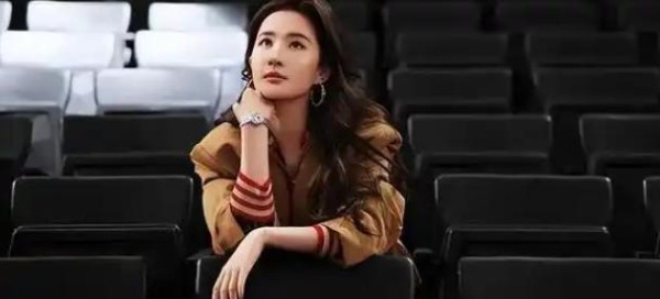 美国邻居揭秘刘亦菲母女生活，二婚背后的故事首次曝光！
