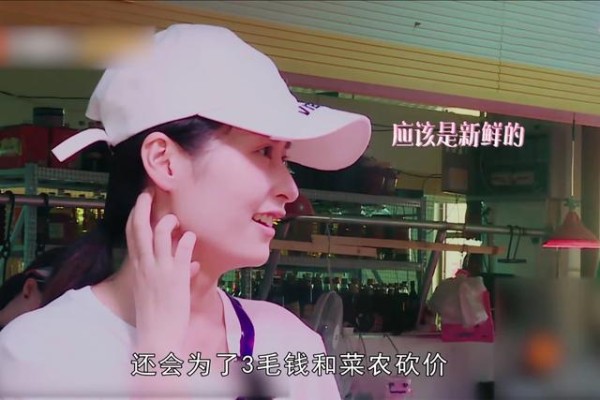 女星产后9天便“复工”，瘦到94斤赚奶粉钱，虚弱的身体让人心疼