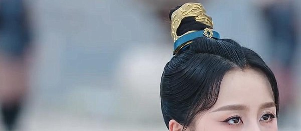 梦露vs赫本:白裙与黑裙,时尚圈饱受争议的经典造型之争!(图4)
