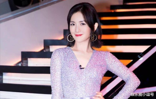定了！谢娜正式担任电视主持，明星纷纷恭喜，谢娜现身高兴藏不住