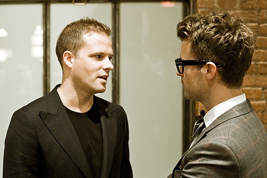 摄影师这次为我们带来了Simon Spurr's在2012春夏纽约时装周上的时装秀之后台花絮，这里面也许会有一些你非常熟悉的面孔。人们大多对于模特的后台时间充满好奇，这一次就让各位大饱眼福。