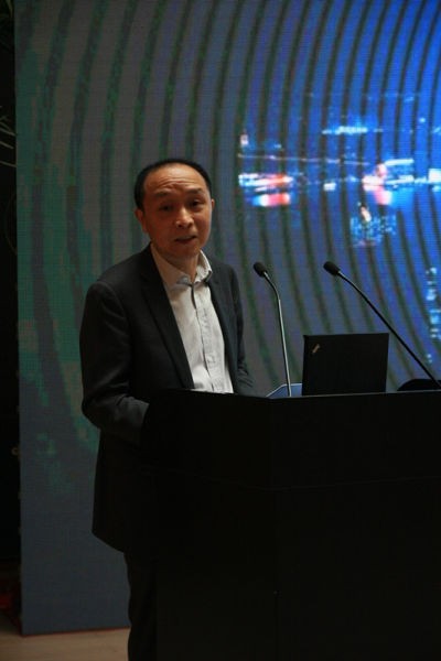 湖北广播电视台副台长湖北卫视总监向培凤