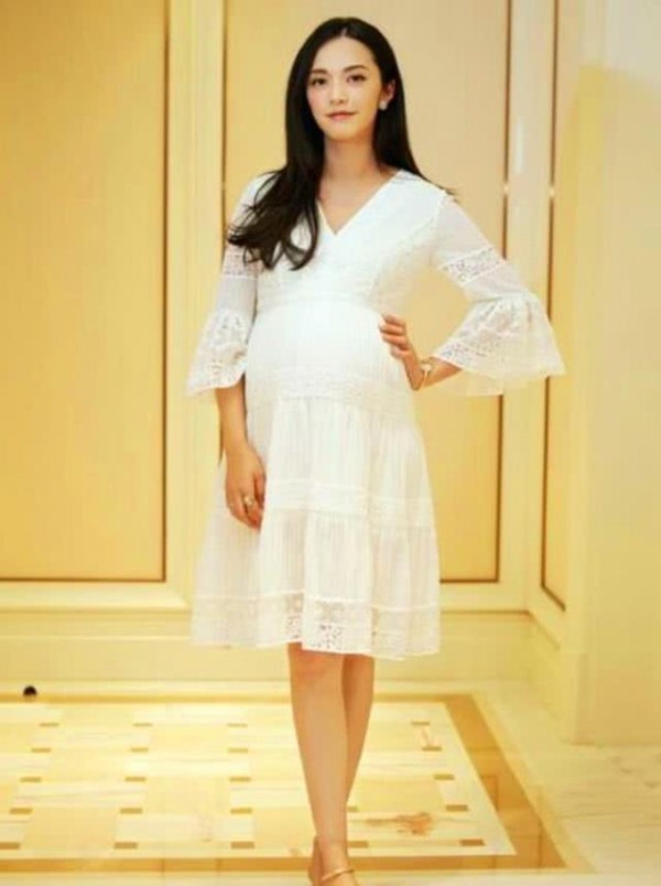 娱乐圈6位女明星怀孕照，谢娜显苗条，而她孕味十足