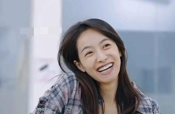 看了《花少6》里的宋茜，才知道素颜的女明星也和普通人差不多！
