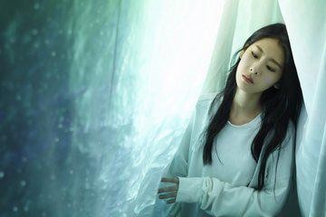 华语乐坛未来有可能称霸的三位歌手，张艺兴上榜，她第一