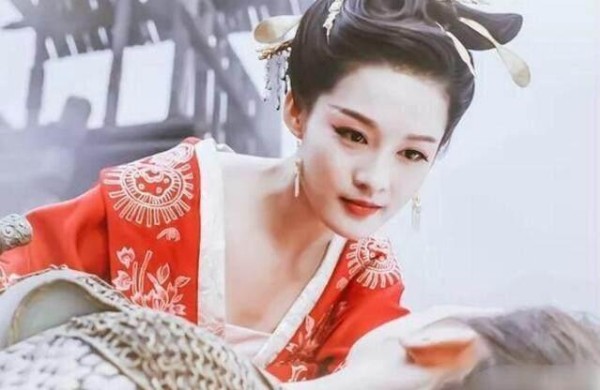 化浓妆最美的5大女星, 王鸥第4, 赵丽颖第3, 第一美到极致