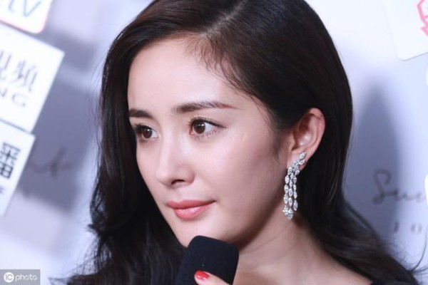 女明星化妆前后对比照 杨幂最妖娆黄圣依最清纯