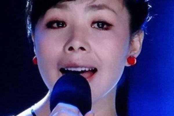 草根明星今何在?西单女孩身价上亿,大衣哥遭排挤,只有她是榜样