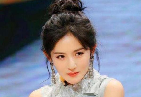 从草根逆袭成东家台柱子，为爱勇追老公，如今爱情事业双丰收