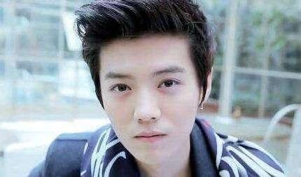 盘点明星怪癖！李易峰爱裸睡，他5年不洗牛仔裤，还有吃卫生纸的