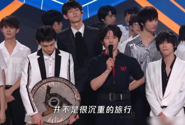 哇唧唧哇签下4支乐团，粉丝却劝弟弟们谨慎，因为会被拉去演戏？