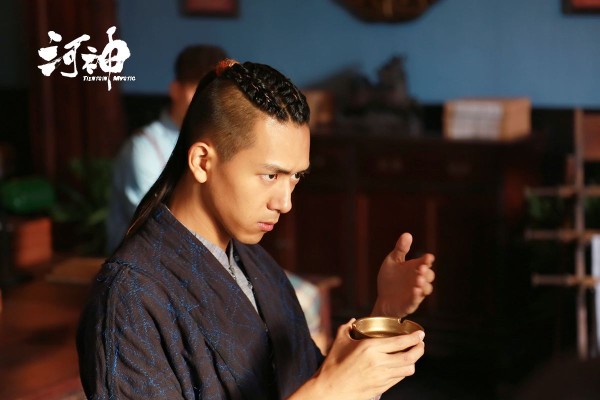 《河神》中的李现。