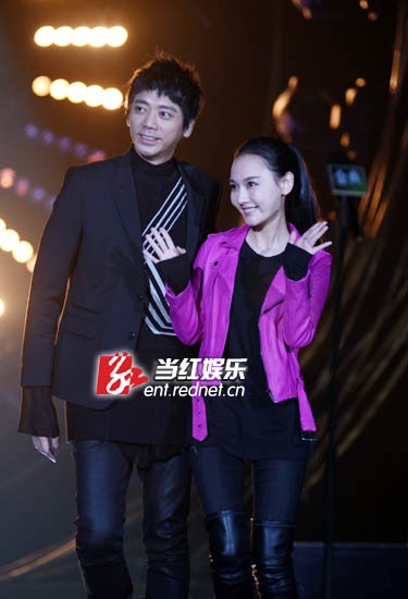 孙骁骁撂话，如果苏见信单场抢得冠军，将泳装出镜作陪。