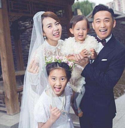 各大明星妻子大曝光，最后一位绝对是真爱呀