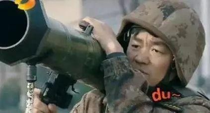 盘点当红明星的尴尬事件，蔡徐坤沦陷B站，邓超裤子开线！